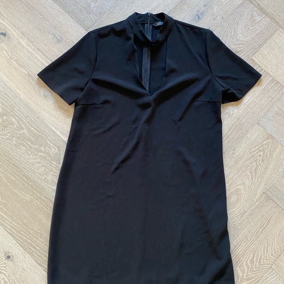 Zara V Neck Dress with choker neck collar - Picture 6 of 14